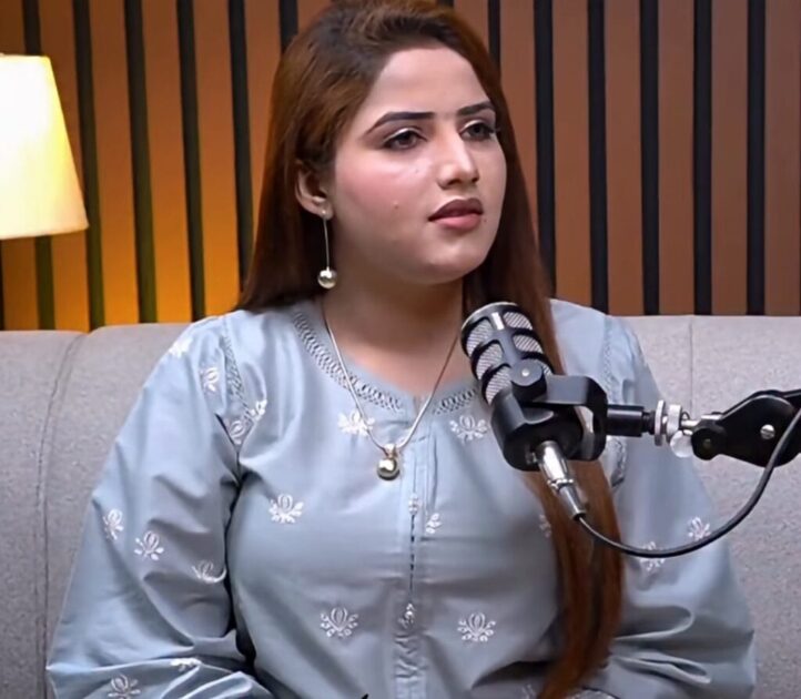 مہک ملک کی کمائی کی تعریف کرنے والی نیشا خان پر سوشل میڈیا کا ردعمل