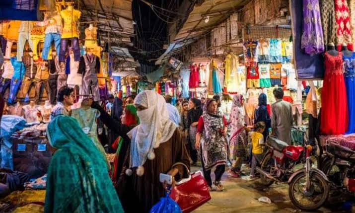 اسلام آباد نے کفایت شعاری مہم کے تحت مارکیٹ جلد بند کرنے کا حکم دے دیا۔
