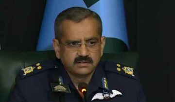 فضائیہ کے اہلکار کا کہنا ہے کہ اپریل میں ہونے والی لڑائی میں آٹھ ہندوستانی طیارے مار گرائے تھے۔