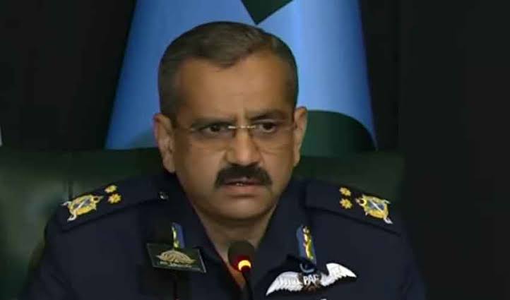 فضائیہ کے اہلکار کا کہنا ہے کہ اپریل میں ہونے والی لڑائی میں آٹھ ہندوستانی طیارے مار گرائے تھے۔