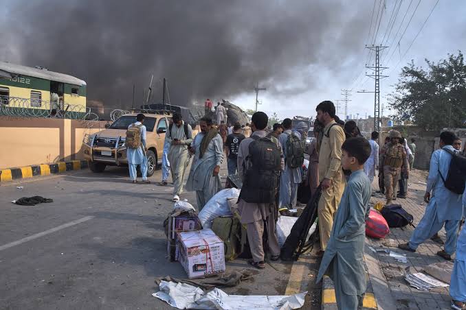 کوئٹہ میں شٹل ٹرین پر خودکش بم حملے میں 14 افراد جاں بحق، 20 زخمی: بلوچستان حکومت