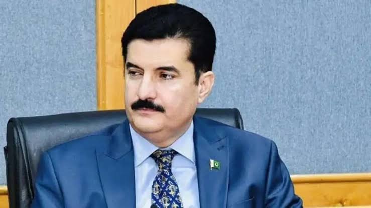 گورنر کنڈی نے پی ٹی آئی رہنماؤں سے ملاقات کی، کے پی کے کیس کو مرکز کے سامنے 'مضبوطی، اجتماعی' پیش کیا جانا چاہیے