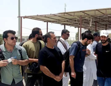 امریکا کے قبضے سے ایرانی ملاحوں کا ایک اور گروپ پاکستان پہنچ گیا۔