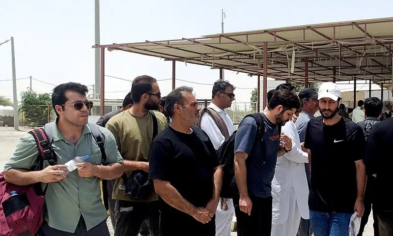 امریکا کے قبضے سے ایرانی ملاحوں کا ایک اور گروپ پاکستان پہنچ گیا۔