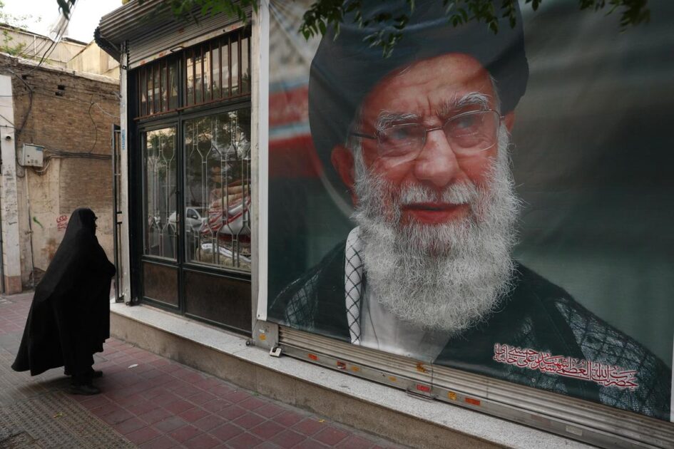 ایران نے سپریم لیڈر مرحوم علی خامنہ ای کی تدفین کے شیڈول کا اعلان کر دیا۔