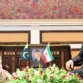 آرمی چیف کی ایرانی صدر سے ملاقات، علاقائی استحکام پر تبادلہ خیال