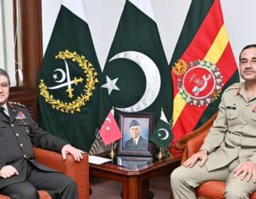 سی ڈی ایف منیر نے ترک زمینی افواج کے کمانڈر کے ساتھ دفاعی تعاون بڑھانے پر تبادلہ خیال کیا۔