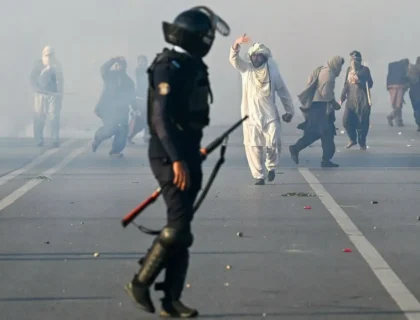 خیبر پختونخوا کے وزیراعلیٰ آفریدی کی جانب سے اسلام آباد کی طرف مارچ کی دھمکی