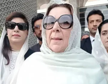 عمران خان کی ہمشیرہ نورین نیازی نے اڈیالہ جیل میں مسلسل دوسرے ہفتے ان سے ملاقات کی۔