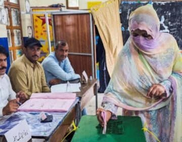 آزاد کشمیر کے ضلع باغ کے 2 حلقوں میں 23 پولنگ اسٹیشنوں پر ووٹنگ جاری ہے۔