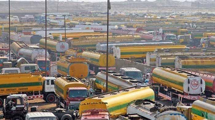 مال بردار ٹرانسپورٹرز کی جانب سے ایندھن کی قیمتوں اور ٹیکس کے مطالبات پر 8 اگست سے ملک گیر ہڑتال کی دھمکی