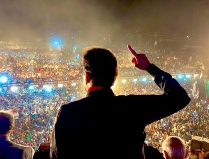 پی ٹی آئی لانگ مارچ کے لیے اپوزیشن جماعتوں سے رابطہ کرے گی۔