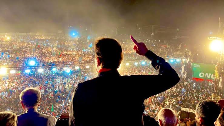 پی ٹی آئی لانگ مارچ کے لیے اپوزیشن جماعتوں سے رابطہ کرے گی۔