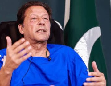 حکومت کا کہنا ہے کہ عمران خان کو شفا کے بجائے پمز منتقل کرنا ’سیکیورٹی کا فیصلہ‘ ہے اور اس بات پر زور دیا کہ یہ اقدام سیاسی نہیں ہے۔