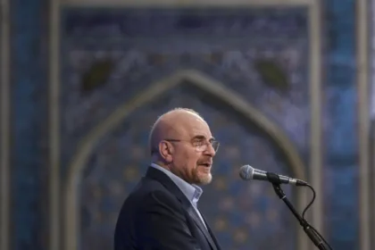 ایران نے خبردار کیا ہے کہ اگر امریکہ نے مزید حملے کیے تو 'زیادہ تکلیف دہ ردعمل' کا سامنا کرنا پڑے گا۔