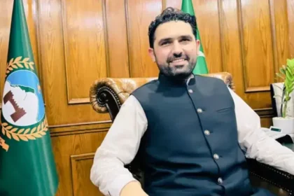 وفاقی وزراء کی جانب سے خیبر پختونخوا حکومت کی انسدادِ دہشت گردی کی کوششوں پر کڑی تنقید کے باوجود وزیراعلیٰ آفریدی نے سخت اور دو ٹوک موقف اپنایا۔