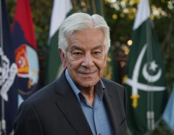 پاکستان سعودی عرب کا ہر ممکن ذریعے سے دفاع کرنے کا پابند ہے: خواجہ آصف