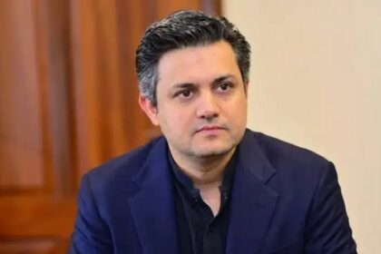 پی ٹی آئی کا دعویٰ ہے کہ حماد اظہر کو پنجاب میں گرفتار کر لیا گیا ہے۔