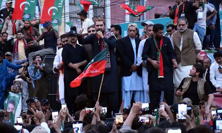 اسلام آباد ہائی کورٹ نے پی ٹی آئی کے 27 ستمبر کے احتجاج کے خلاف درخواست کی سماعت کے لیے لارجر بینچ تشکیل دے دیا۔