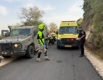 اسرائیل میں لبنان کی سرحد کے قریب اسکول کے دورے کے دوران دھماکے سے ایک شخص ہلاک اور 19 زخمی ہو گئے۔
