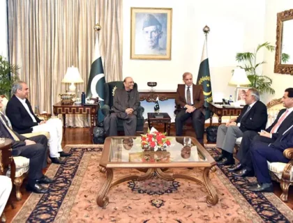 صدر اور وزیراعظم نے پی ٹی آئی قیادت سے بات چیت شروع کرنے کے لیے کمیٹی تشکیل دے دی۔