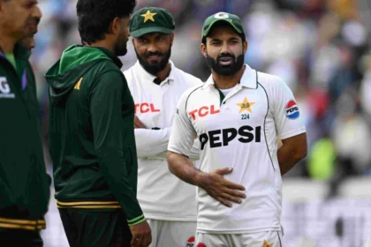 صادق نے پاکستان پر زور دیا کہ وہ اپنے ٹاپ آرڈر کو درست کرے۔