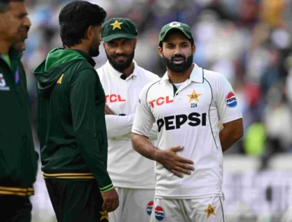 صادق نے پاکستان پر زور دیا کہ وہ اپنے ٹاپ آرڈر کو درست کرے۔