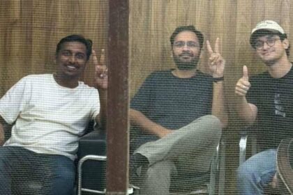احتجاج کے بعد ’کاکروچ جنتا پارٹی‘ کے سرکردہ رہنماؤں کو جیل بھیج دیا گیا۔